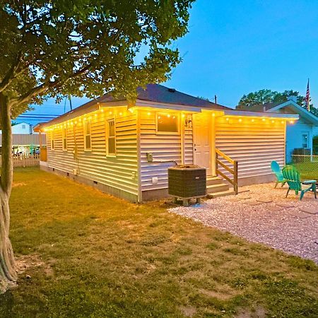 Cottage In Heart Of Colonial Beach, 7 Mins Walk To The Beach Esterno foto